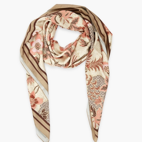 Tuckernuck Montecitto Chintz Scarf - Picture 4 of 11